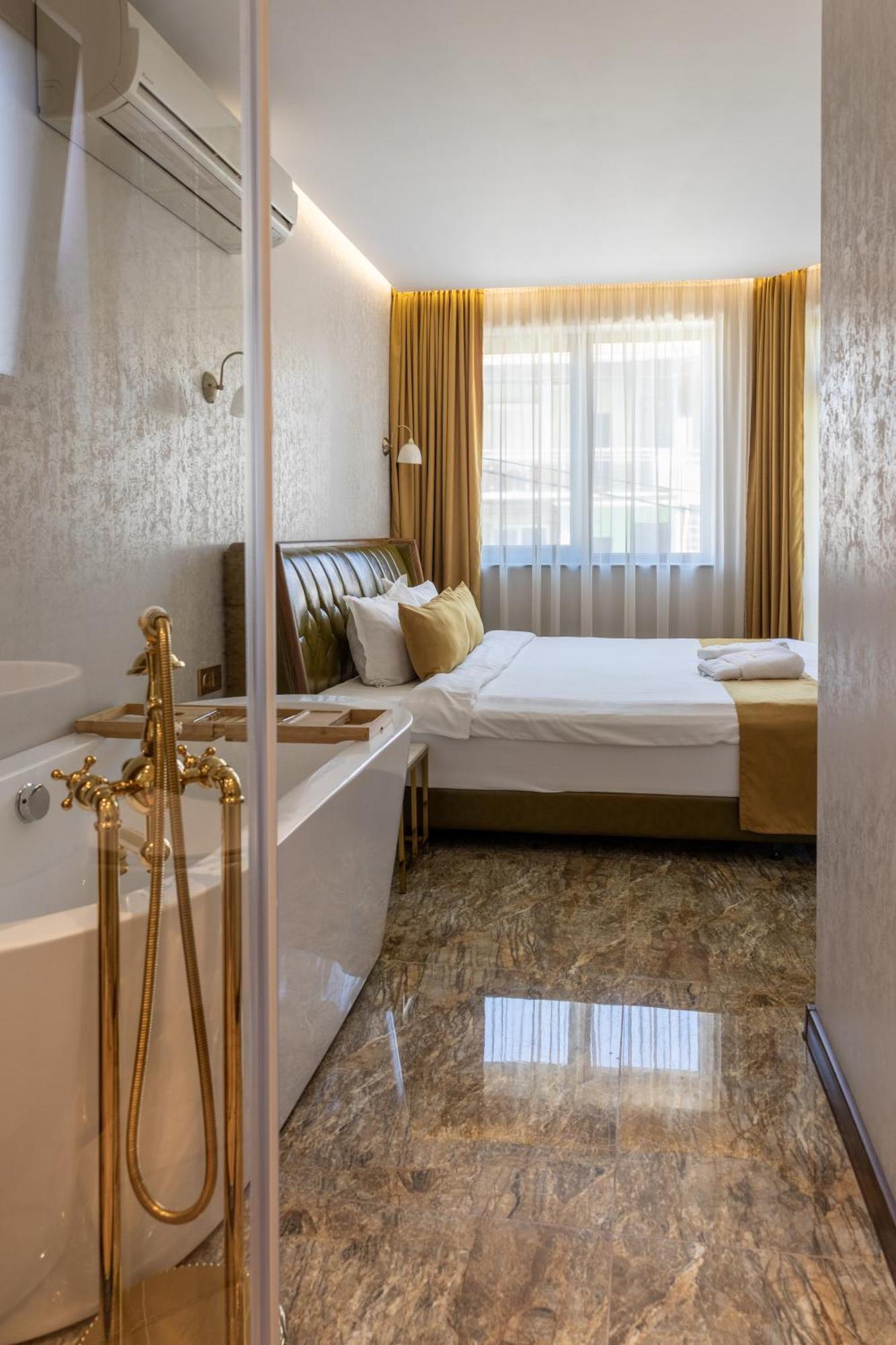 Hidden Bank: Cash Apartment Plovdiv Ngoại thất bức ảnh