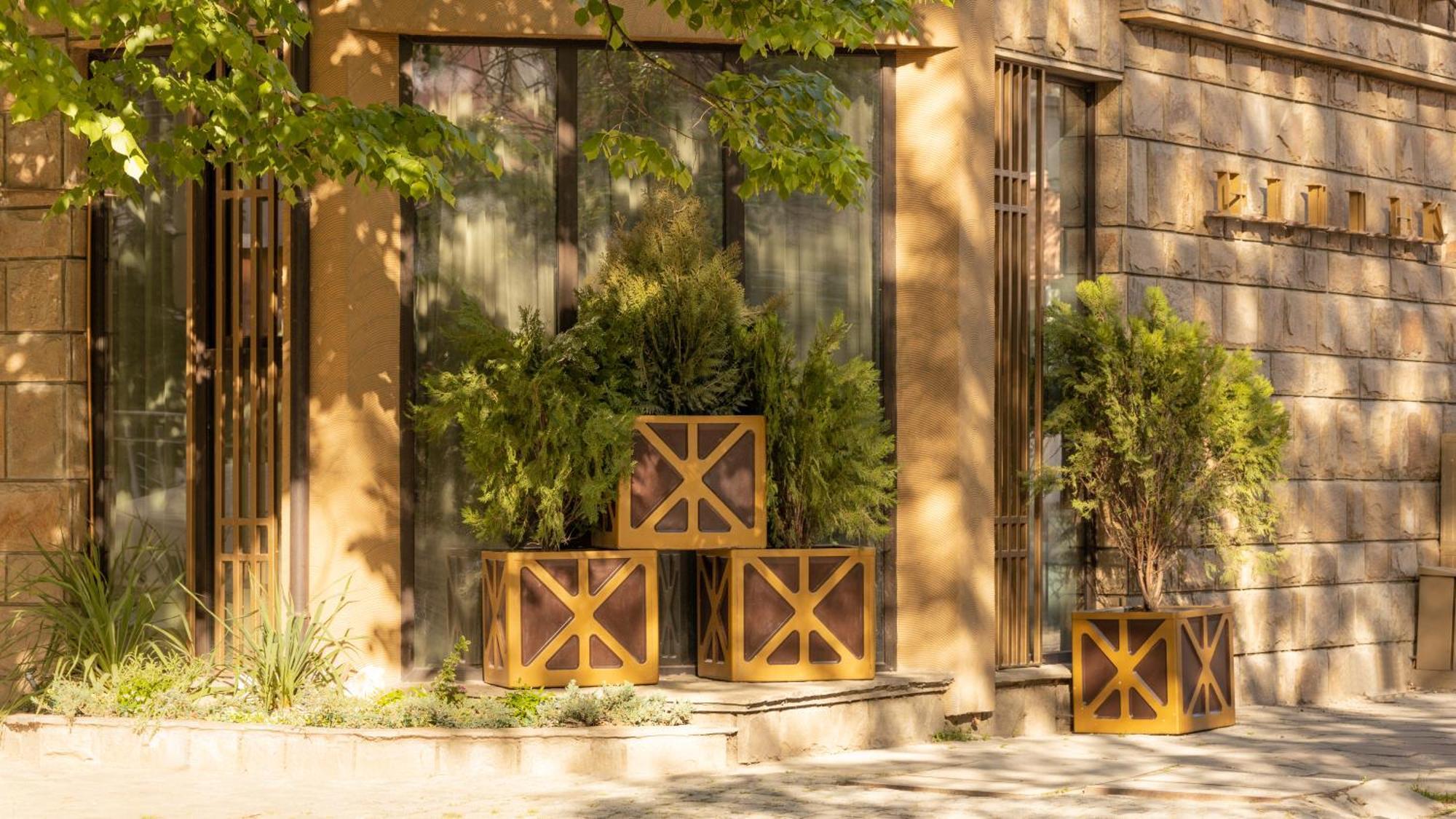 Hidden Bank: Cash Apartment Plovdiv Ngoại thất bức ảnh